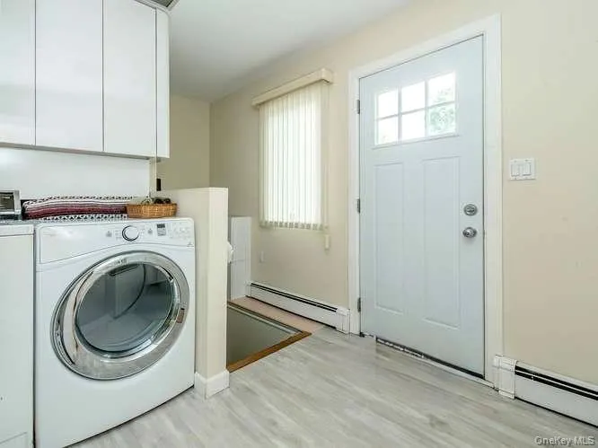 3 Woodland Avenue, Oyster Bay, NY, 3 Bedrooms Bedrooms, 6 Rooms Rooms,2 BathroomsBathrooms,Residential,For Rent,Woodland,0,1039571 3 Woodland Avenue, Oyster Bay, NY, 3 Bedrooms Bedrooms, 6 Rooms Rooms,2 BathroomsBathrooms,Residential,For Rent,Woodland,0,1039571