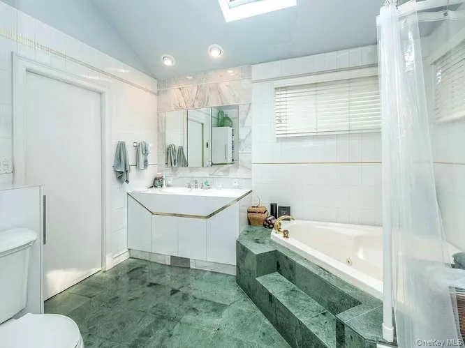 3 Woodland Avenue, Oyster Bay, NY, 3 Bedrooms Bedrooms, 6 Rooms Rooms,2 BathroomsBathrooms,Residential,For Rent,Woodland,0,1039571 3 Woodland Avenue, Oyster Bay, NY, 3 Bedrooms Bedrooms, 6 Rooms Rooms,2 BathroomsBathrooms,Residential,For Rent,Woodland,0,1039571
