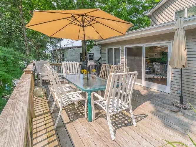 3 Woodland Avenue, Oyster Bay, NY, 3 Bedrooms Bedrooms, 6 Rooms Rooms,2 BathroomsBathrooms,Residential,For Rent,Woodland,0,1039571 3 Woodland Avenue, Oyster Bay, NY, 3 Bedrooms Bedrooms, 6 Rooms Rooms,2 BathroomsBathrooms,Residential,For Rent,Woodland,0,1039571