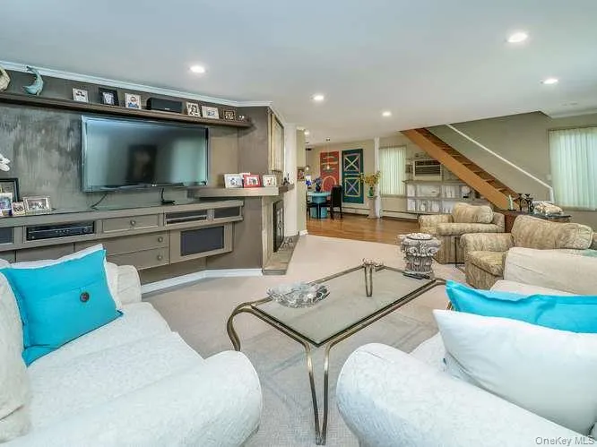 3 Woodland Avenue, Oyster Bay, NY, 3 Bedrooms Bedrooms, 6 Rooms Rooms,2 BathroomsBathrooms,Residential,For Rent,Woodland,0,1039571 3 Woodland Avenue, Oyster Bay, NY, 3 Bedrooms Bedrooms, 6 Rooms Rooms,2 BathroomsBathrooms,Residential,For Rent,Woodland,0,1039571
