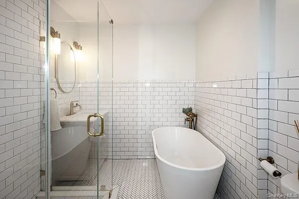 269 Suffolk Avenue, Oyster Bay, NY, 4 Bedrooms Bedrooms, 7 Rooms Rooms,1 BathroomBathrooms,Residential,For Rent,Suffolk,0,1039575 269 Suffolk Avenue, Oyster Bay, NY, 4 Bedrooms Bedrooms, 7 Rooms Rooms,1 BathroomBathrooms,Residential,For Rent,Suffolk,0,1039575