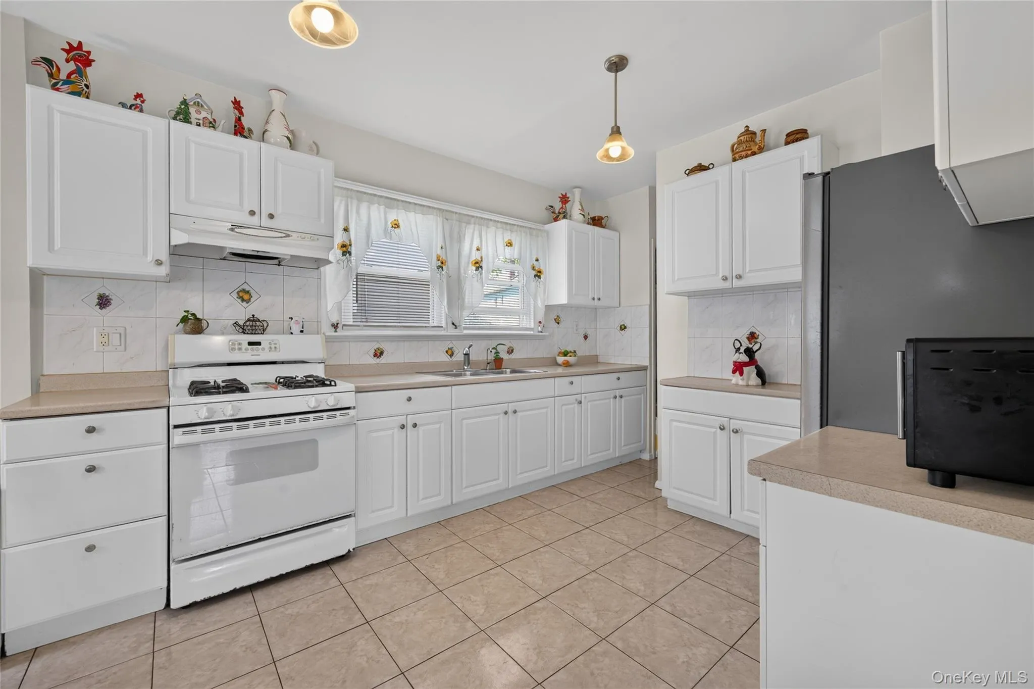 22118 110th Avenue, New York, NY, 4 Bedrooms Bedrooms, 11 Rooms Rooms,2 BathroomsBathrooms,Residential,For Rent,110th,0,1039579 22118 110th Avenue, New York, NY, 4 Bedrooms Bedrooms, 11 Rooms Rooms,2 BathroomsBathrooms,Residential,For Rent,110th,0,1039579
