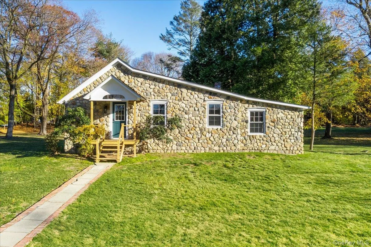 STONE GUEST COTTAGESeparate two-bedroom stone guest cottage provides private accommodations for family, guests or extended stays. STONE GUEST COTTAGESeparate two-bedroom stone guest cottage provides private accommodations for family, guests or extended stays.