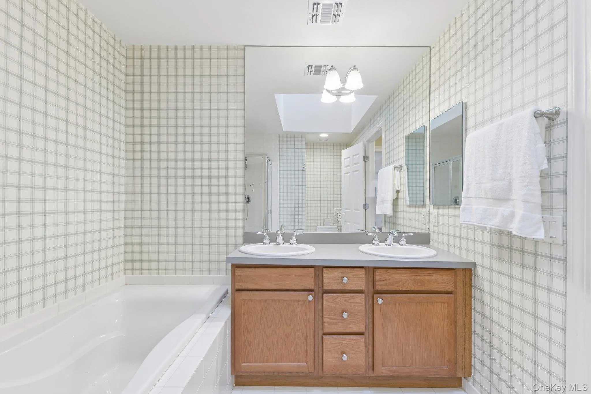 119 Madeira Boulevard, Huntington, NY, 3 Bedrooms Bedrooms, 8 Rooms Rooms,2 BathroomsBathrooms,Residential,For Rent,Madeira,0,1039592 119 Madeira Boulevard, Huntington, NY, 3 Bedrooms Bedrooms, 8 Rooms Rooms,2 BathroomsBathrooms,Residential,For Rent,Madeira,0,1039592