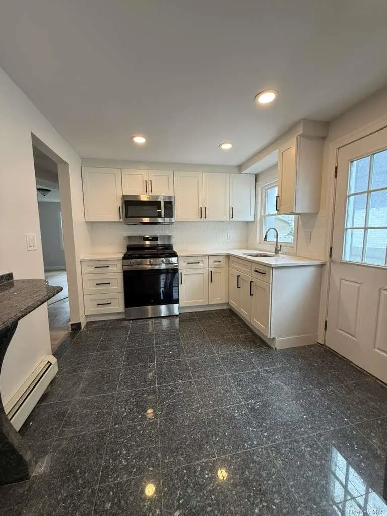 47 Newport Road, Hempstead, NY, 2 Bedrooms Bedrooms, 4 Rooms Rooms,1 BathroomBathrooms,Residential Lease,For Rent,Newport,0,1039594 47 Newport Road, Hempstead, NY, 2 Bedrooms Bedrooms, 4 Rooms Rooms,1 BathroomBathrooms,Residential Lease,For Rent,Newport,0,1039594