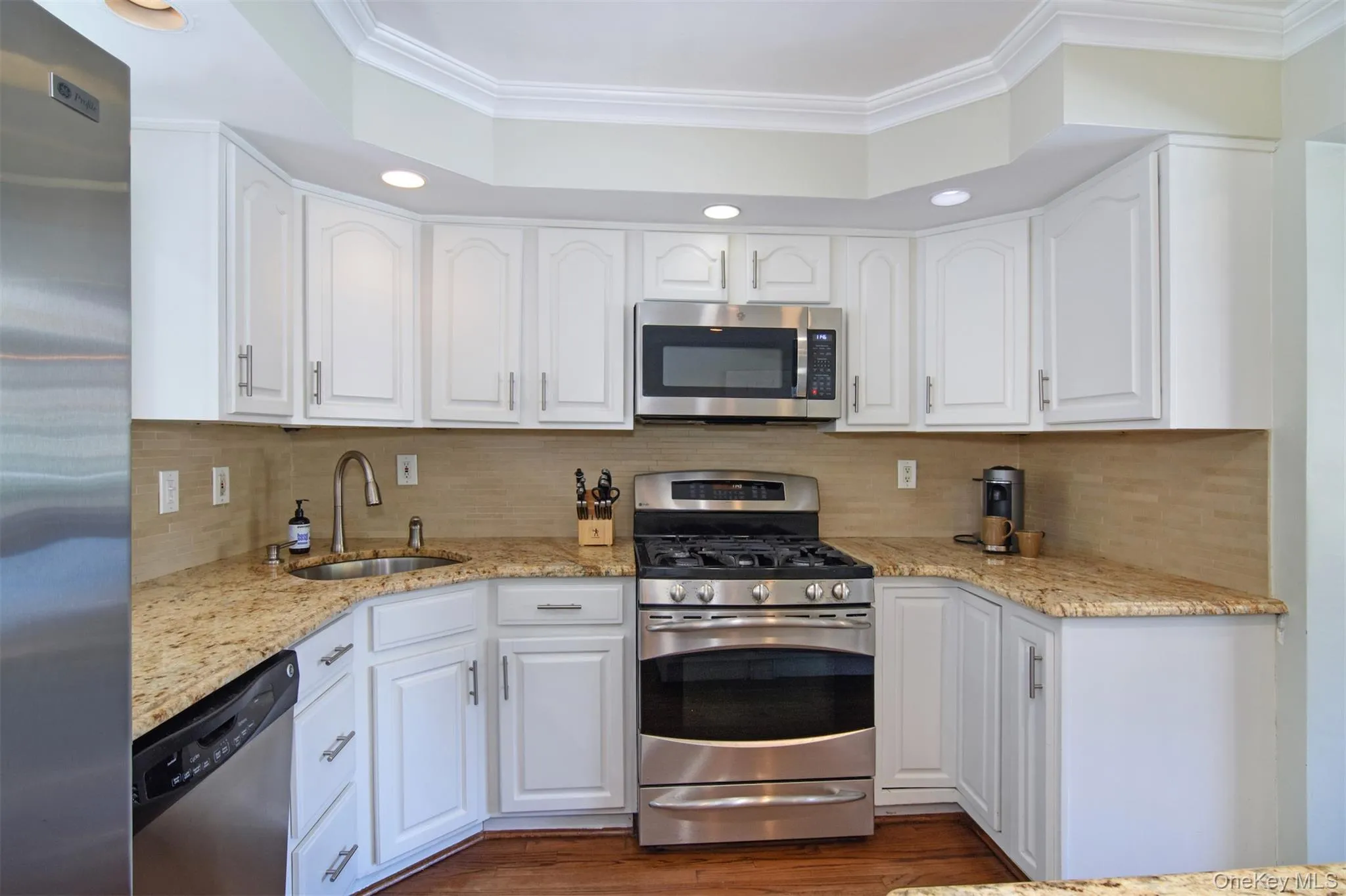 21 Eunice Court, Greenburgh, NY, 5 Bedrooms Bedrooms, 7 Rooms Rooms,3 BathroomsBathrooms,Residential,For Rent,Eunice,0,1039605 21 Eunice Court, Greenburgh, NY, 5 Bedrooms Bedrooms, 7 Rooms Rooms,3 BathroomsBathrooms,Residential,For Rent,Eunice,0,1039605