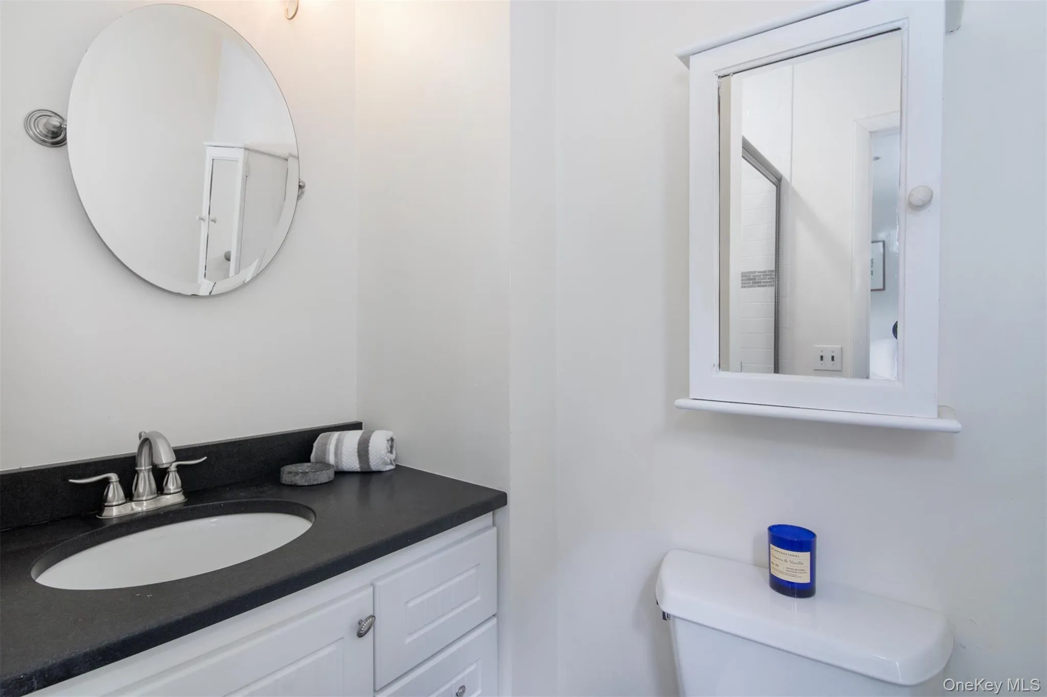 Ensuite guest room bath Ensuite guest room bath