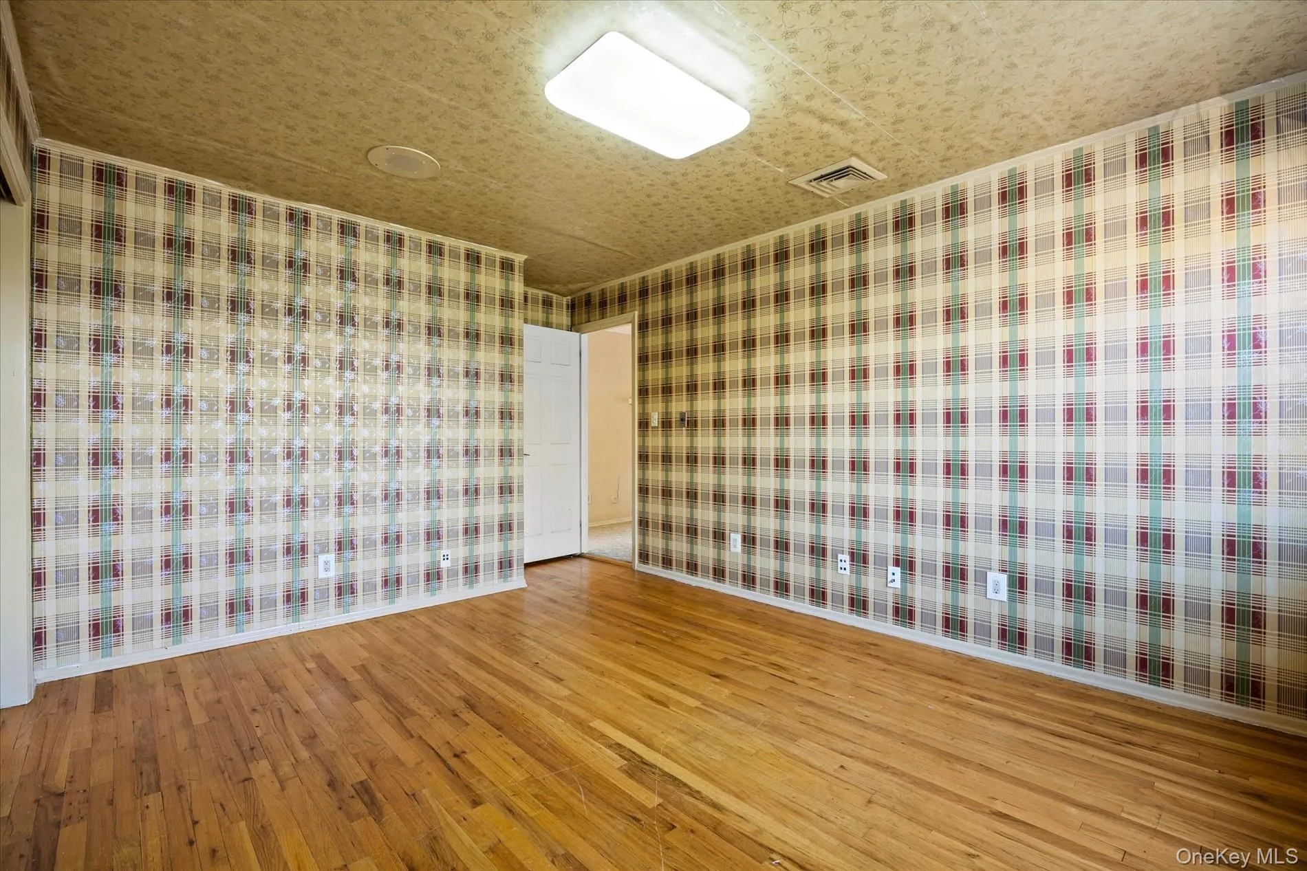 251 Perkins Avenue, Hempstead, NY, 5 Bedrooms Bedrooms, 8 Rooms Rooms,3 BathroomsBathrooms,Residential,For Rent,Perkins,0,1039609 251 Perkins Avenue, Hempstead, NY, 5 Bedrooms Bedrooms, 8 Rooms Rooms,3 BathroomsBathrooms,Residential,For Rent,Perkins,0,1039609