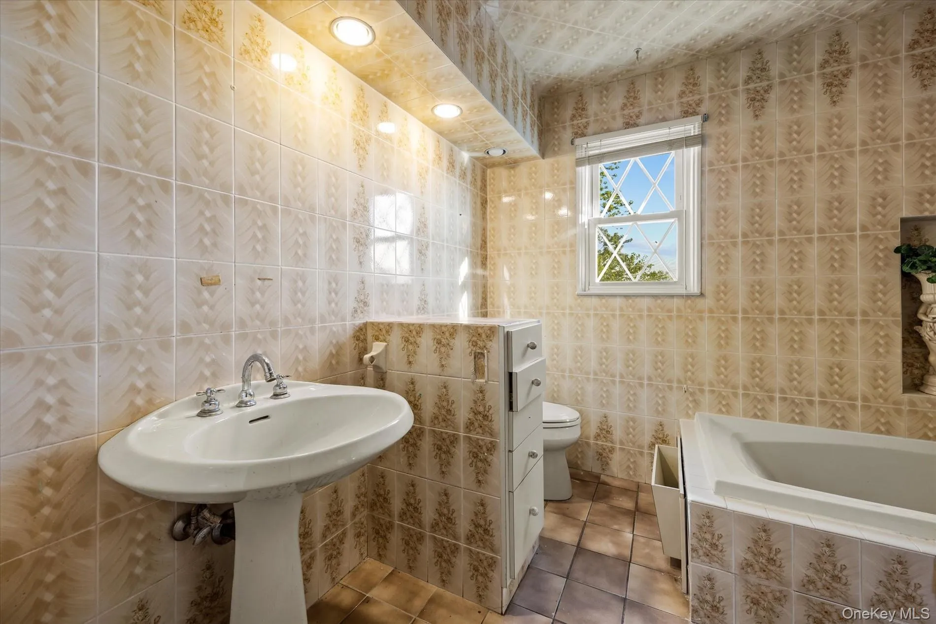 251 Perkins Avenue, Hempstead, NY, 5 Bedrooms Bedrooms, 8 Rooms Rooms,3 BathroomsBathrooms,Residential,For Rent,Perkins,0,1039609 251 Perkins Avenue, Hempstead, NY, 5 Bedrooms Bedrooms, 8 Rooms Rooms,3 BathroomsBathrooms,Residential,For Rent,Perkins,0,1039609