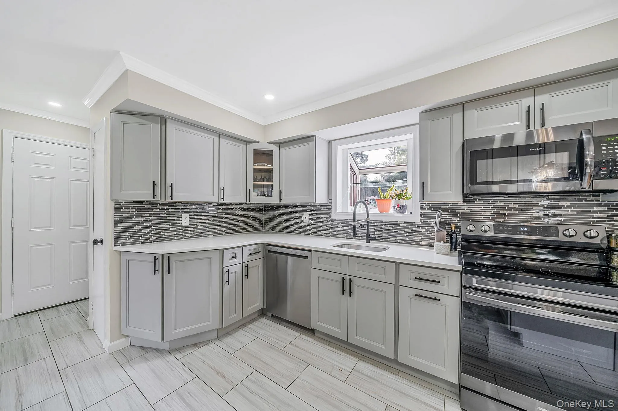 95 Colonial Drive, Oyster Bay, NY, 4 Bedrooms Bedrooms, 6 Rooms Rooms,2 BathroomsBathrooms,Residential,For Rent,Colonial,0,1039621 95 Colonial Drive, Oyster Bay, NY, 4 Bedrooms Bedrooms, 6 Rooms Rooms,2 BathroomsBathrooms,Residential,For Rent,Colonial,0,1039621