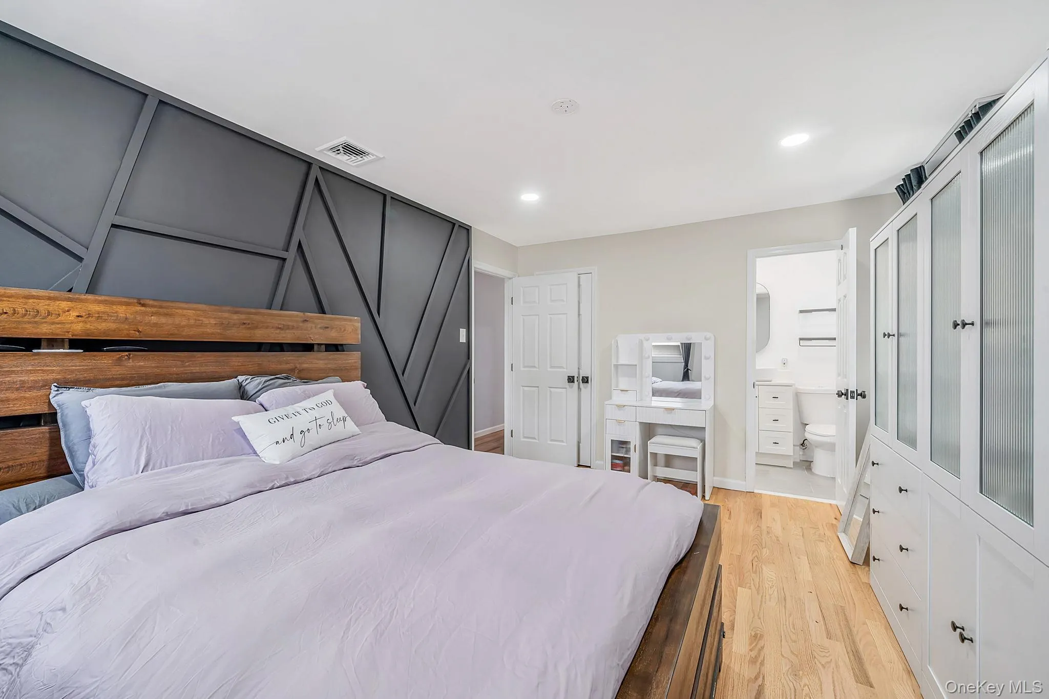 Primary En-Suite Primary En-Suite