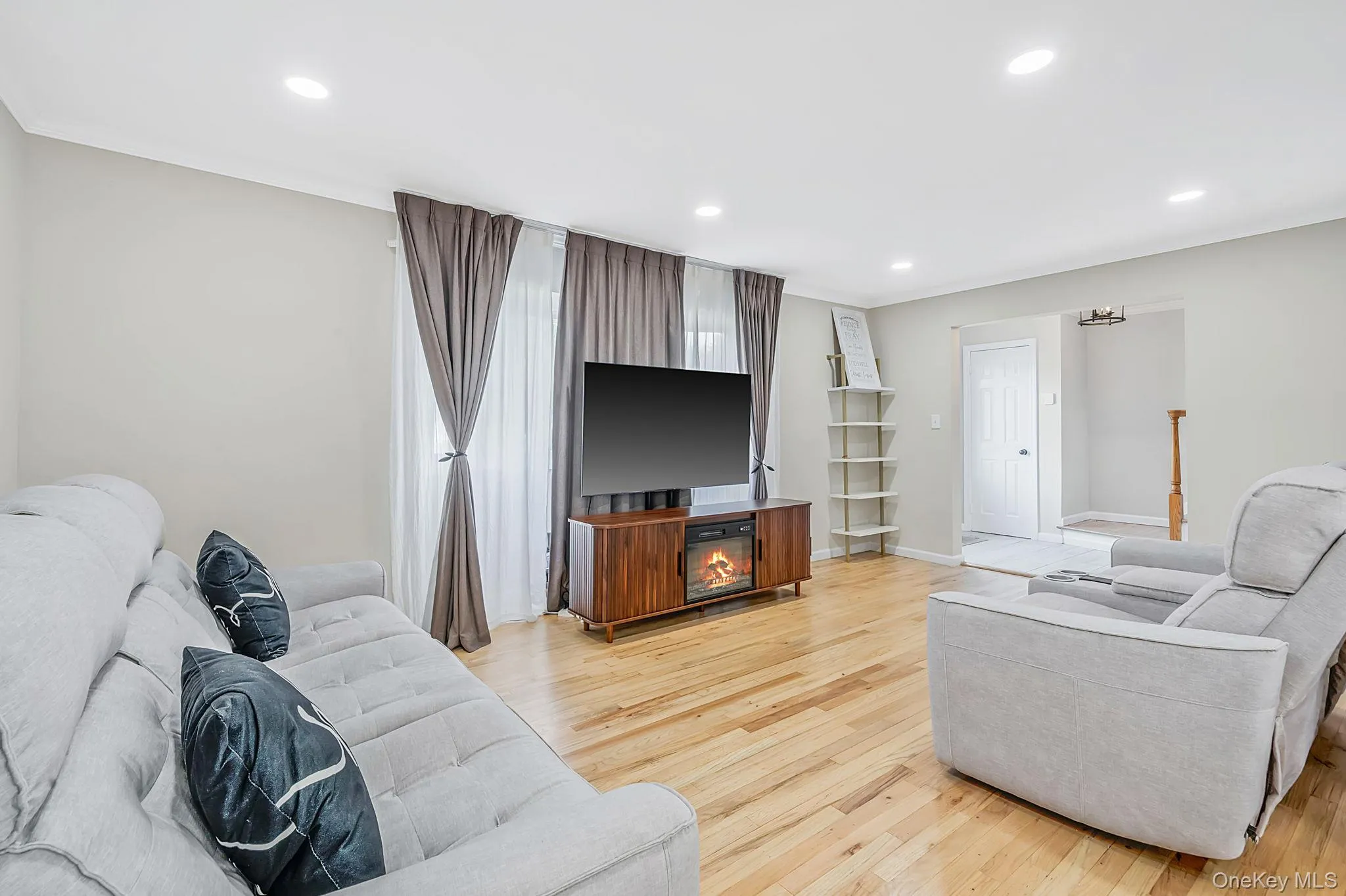 95 Colonial Drive, Oyster Bay, NY, 4 Bedrooms Bedrooms, 6 Rooms Rooms,2 BathroomsBathrooms,Residential,For Rent,Colonial,0,1039621 95 Colonial Drive, Oyster Bay, NY, 4 Bedrooms Bedrooms, 6 Rooms Rooms,2 BathroomsBathrooms,Residential,For Rent,Colonial,0,1039621