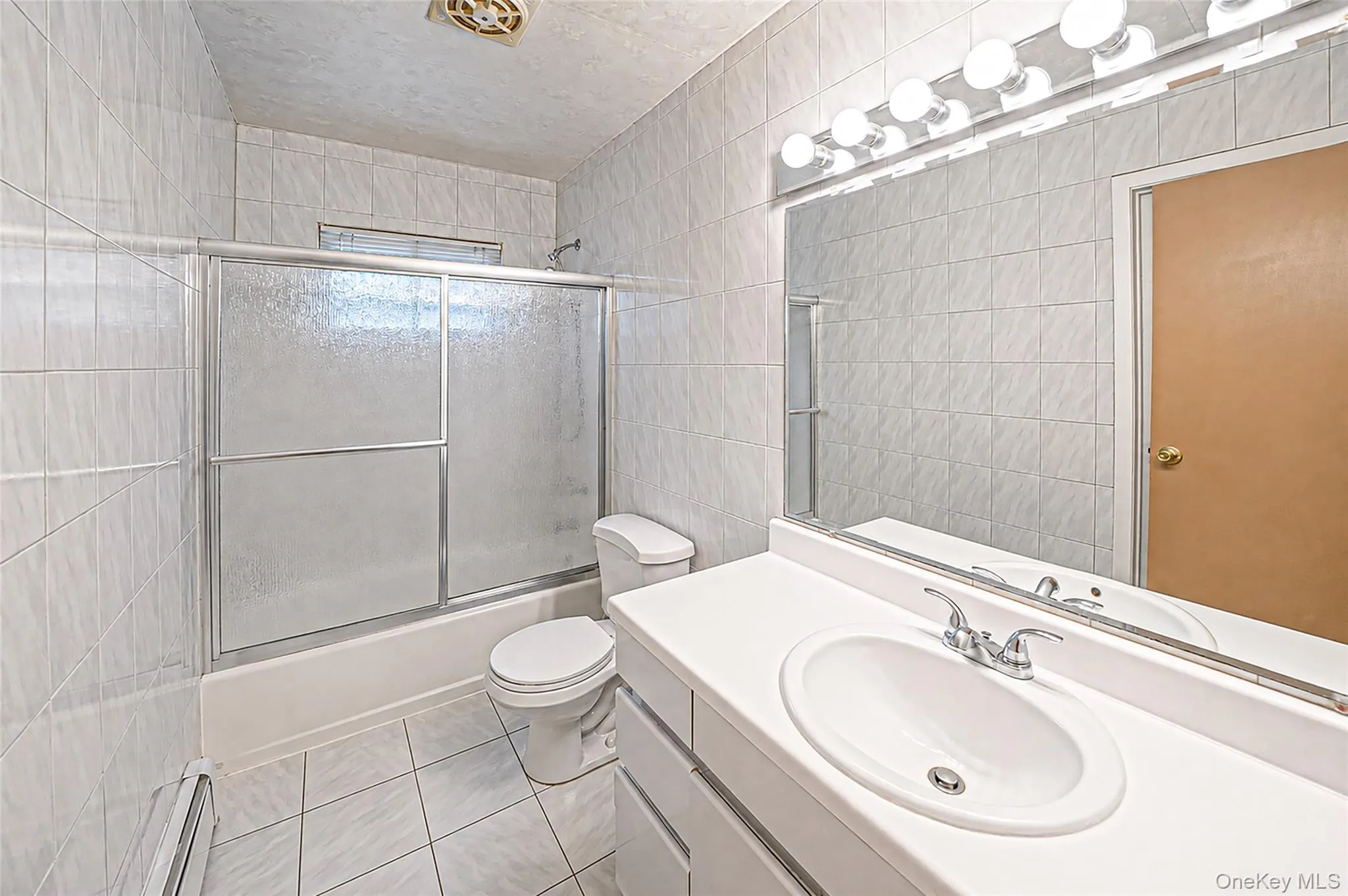 41 Orchard Street, Oyster Bay, NY, 4 Bedrooms Bedrooms, 8 Rooms Rooms,1 BathroomBathrooms,Residential,For Rent,Orchard,0,1039624 41 Orchard Street, Oyster Bay, NY, 4 Bedrooms Bedrooms, 8 Rooms Rooms,1 BathroomBathrooms,Residential,For Rent,Orchard,0,1039624