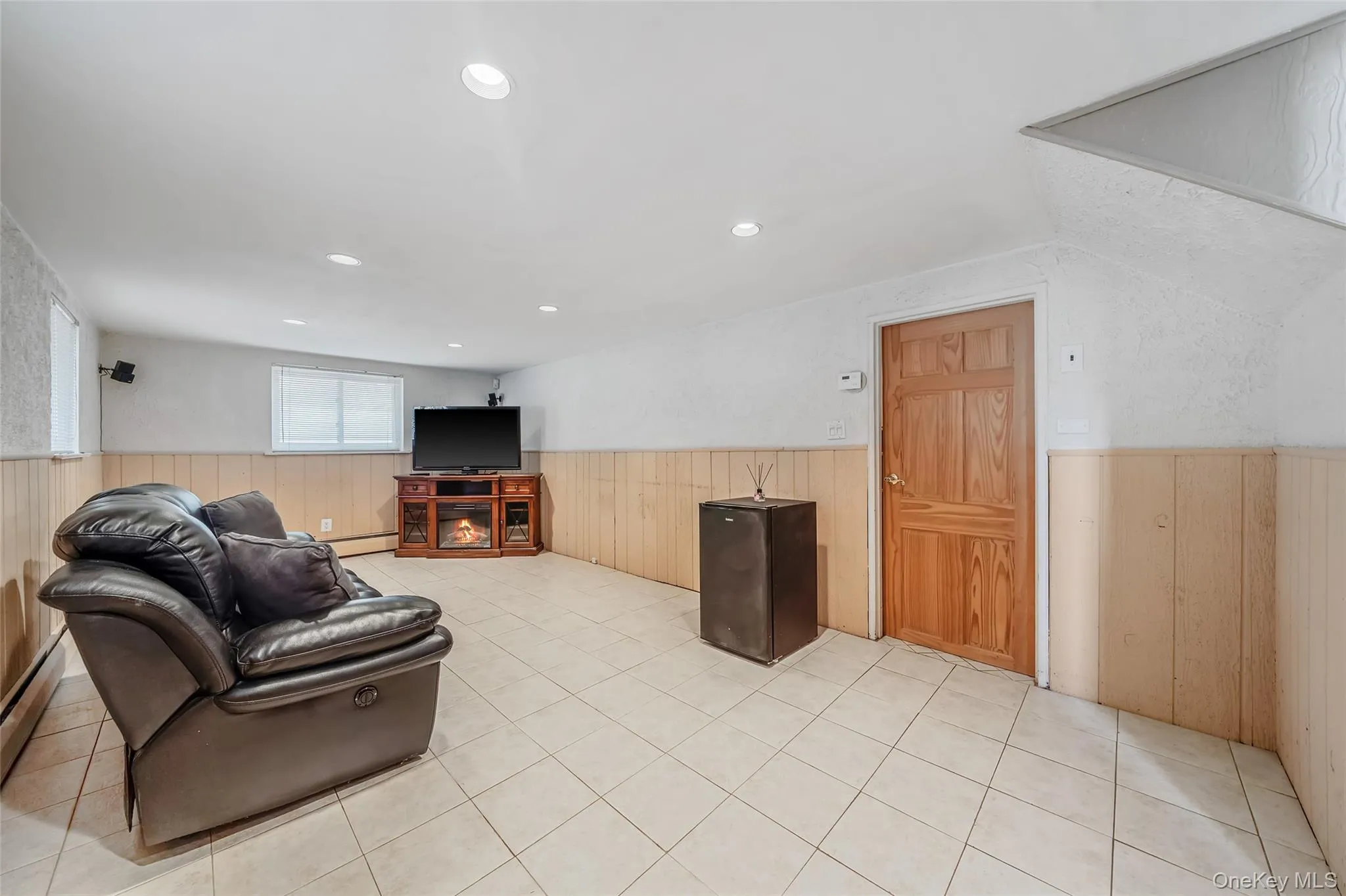 41 Orchard Street, Oyster Bay, NY, 4 Bedrooms Bedrooms, 8 Rooms Rooms,1 BathroomBathrooms,Residential,For Rent,Orchard,0,1039624 41 Orchard Street, Oyster Bay, NY, 4 Bedrooms Bedrooms, 8 Rooms Rooms,1 BathroomBathrooms,Residential,For Rent,Orchard,0,1039624