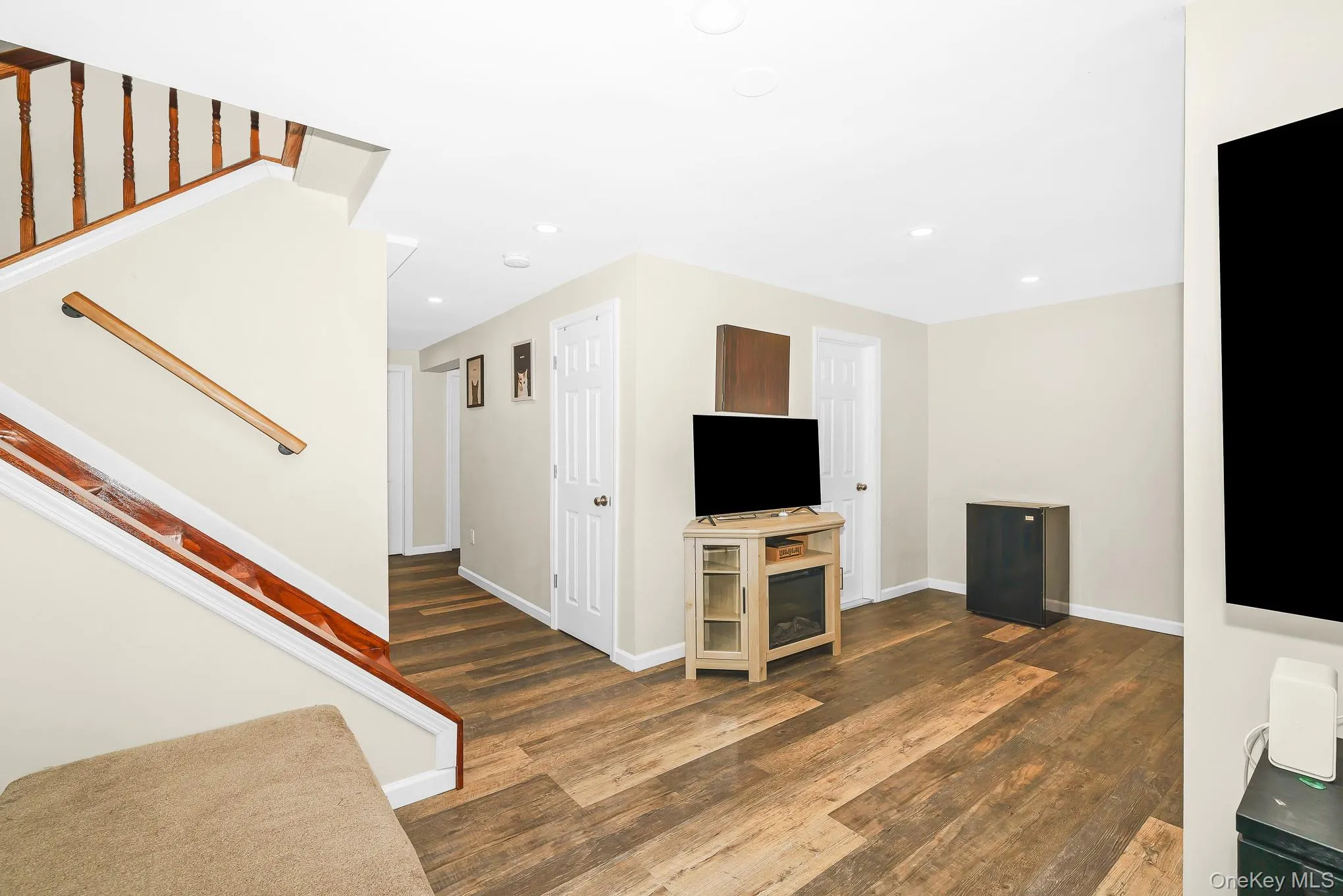 341 Avenue B, Brookhaven, NY, 5 Bedrooms Bedrooms, 10 Rooms Rooms,2 BathroomsBathrooms,Residential,For Rent,Avenue B,0,1039625 341 Avenue B, Brookhaven, NY, 5 Bedrooms Bedrooms, 10 Rooms Rooms,2 BathroomsBathrooms,Residential,For Rent,Avenue B,0,1039625