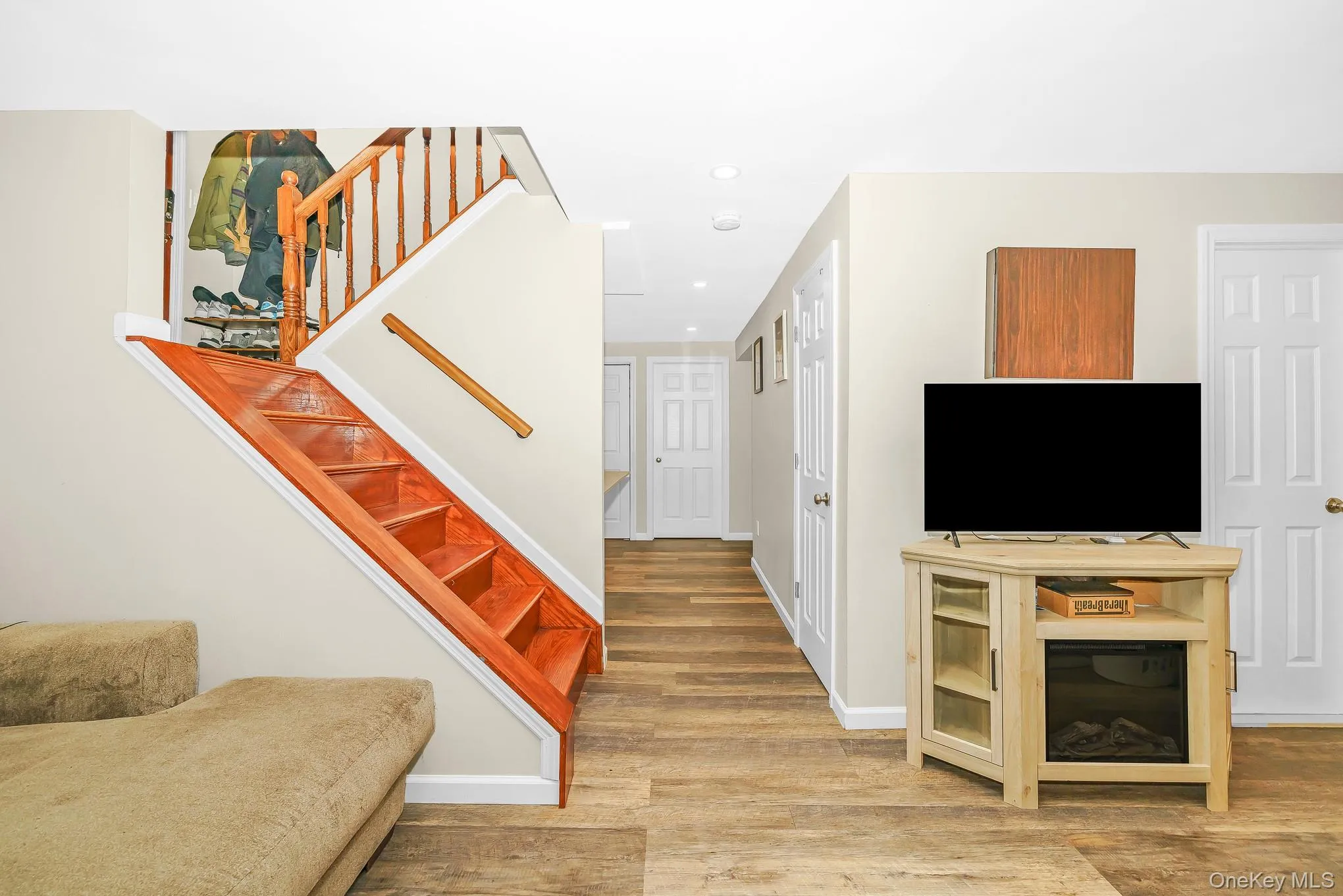 341 Avenue B, Brookhaven, NY, 5 Bedrooms Bedrooms, 10 Rooms Rooms,2 BathroomsBathrooms,Residential,For Rent,Avenue B,0,1039625 341 Avenue B, Brookhaven, NY, 5 Bedrooms Bedrooms, 10 Rooms Rooms,2 BathroomsBathrooms,Residential,For Rent,Avenue B,0,1039625