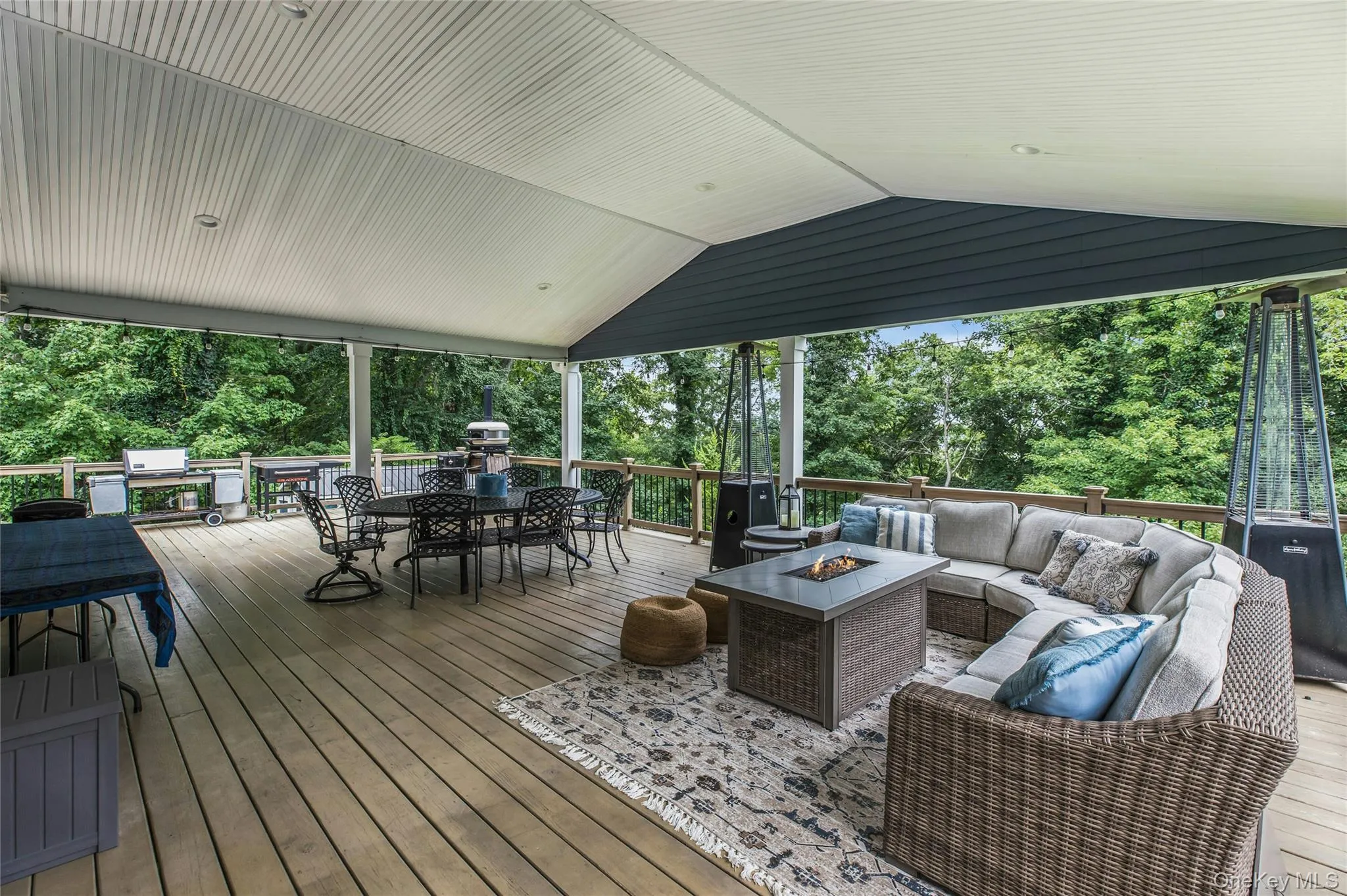 7 Ridge Drive, Huntington, NY, 4 Bedrooms Bedrooms, 10 Rooms Rooms,3 BathroomsBathrooms,Residential,For Rent,Ridge,0,1039630 7 Ridge Drive, Huntington, NY, 4 Bedrooms Bedrooms, 10 Rooms Rooms,3 BathroomsBathrooms,Residential,For Rent,Ridge,0,1039630