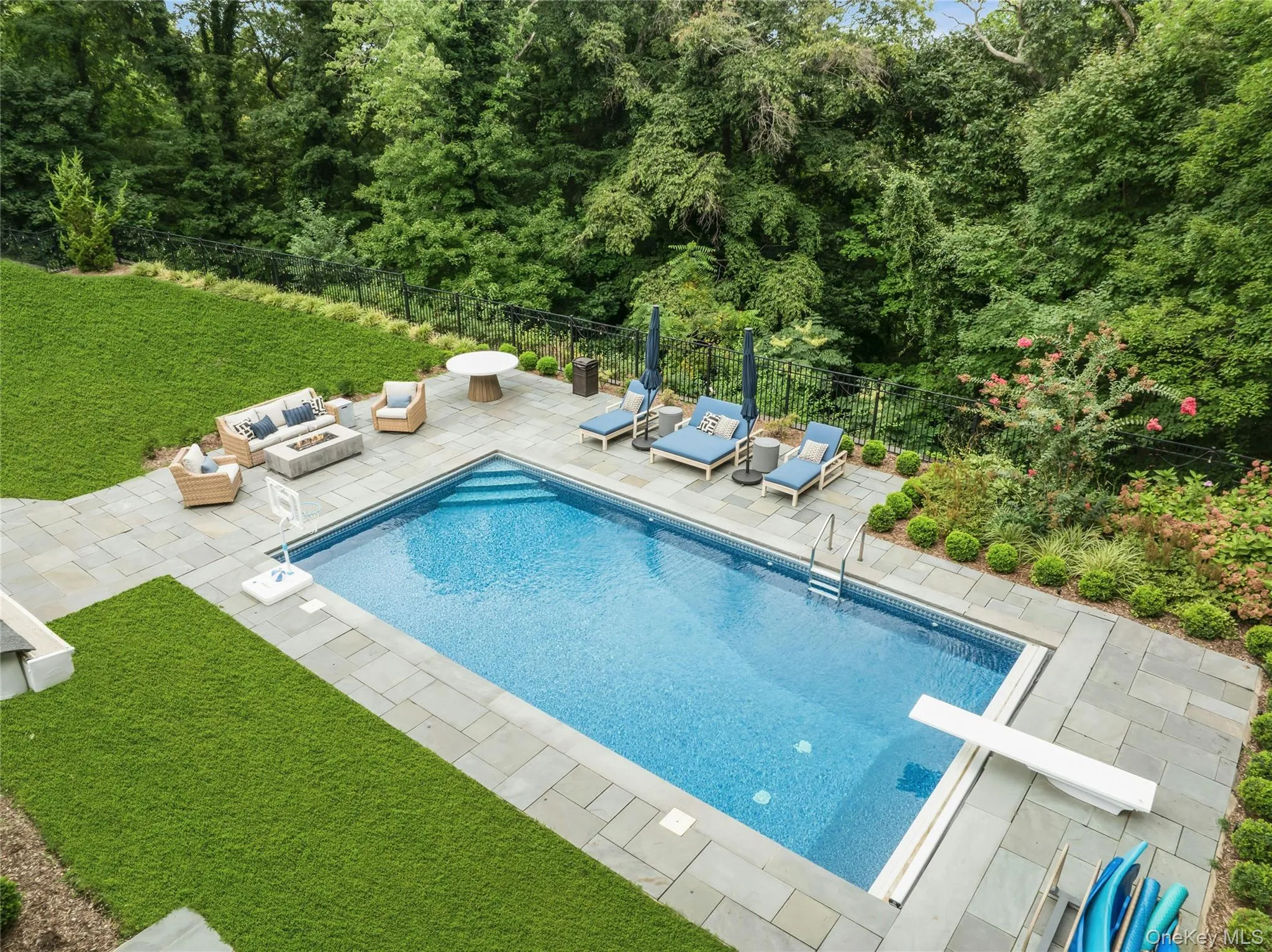 7 Ridge Drive, Huntington, NY, 4 Bedrooms Bedrooms, 10 Rooms Rooms,3 BathroomsBathrooms,Residential,For Rent,Ridge,0,1039630 7 Ridge Drive, Huntington, NY, 4 Bedrooms Bedrooms, 10 Rooms Rooms,3 BathroomsBathrooms,Residential,For Rent,Ridge,0,1039630