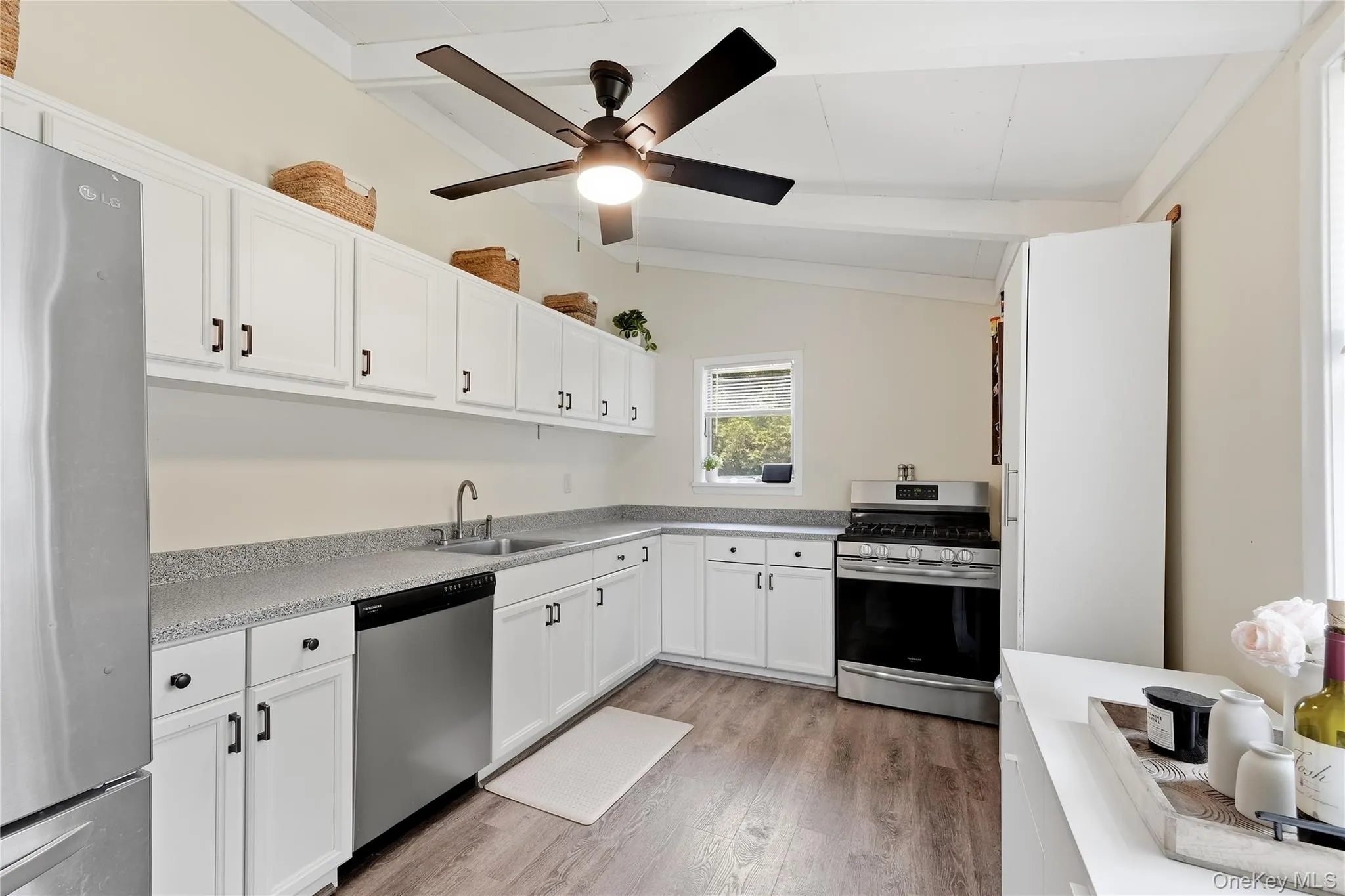 3 Herd Lane, Brookhaven, NY, 4 Bedrooms Bedrooms, 8 Rooms Rooms,2 BathroomsBathrooms,Residential,For Rent,Herd,0,1039635 3 Herd Lane, Brookhaven, NY, 4 Bedrooms Bedrooms, 8 Rooms Rooms,2 BathroomsBathrooms,Residential,For Rent,Herd,0,1039635