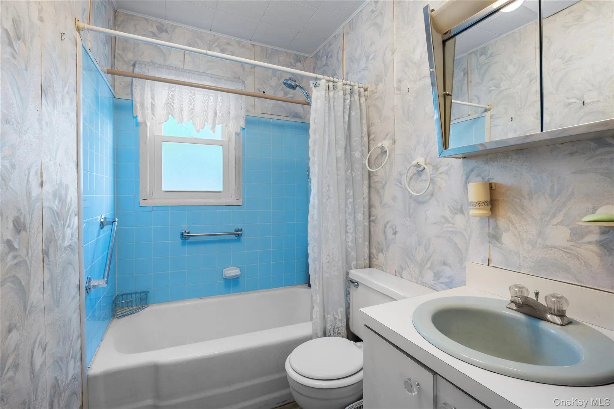 44 Pine Lane, Hempstead, NY, 4 Bedrooms Bedrooms, 8 Rooms Rooms,2 BathroomsBathrooms,Residential,For Rent,Pine,0,1039641 44 Pine Lane, Hempstead, NY, 4 Bedrooms Bedrooms, 8 Rooms Rooms,2 BathroomsBathrooms,Residential,For Rent,Pine,0,1039641
