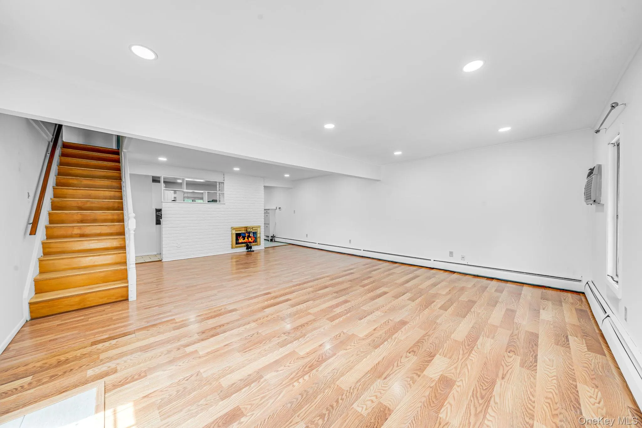 201 Acre Lane, Oyster Bay, NY, 5 Bedrooms Bedrooms, 8 Rooms Rooms,2 BathroomsBathrooms,Residential,For Rent,Acre,0,1039642 201 Acre Lane, Oyster Bay, NY, 5 Bedrooms Bedrooms, 8 Rooms Rooms,2 BathroomsBathrooms,Residential,For Rent,Acre,0,1039642
