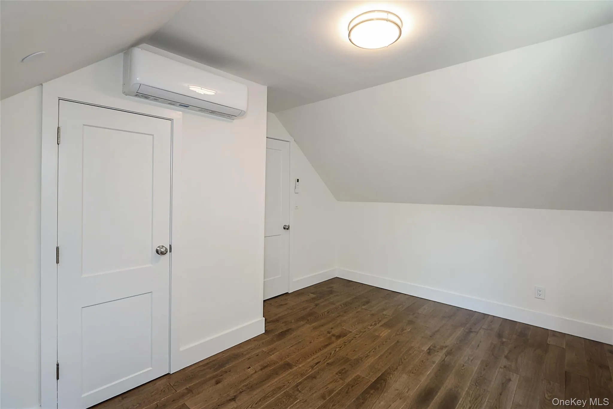 12 Garland, North Hempstead, NY, 4 Bedrooms Bedrooms, 6 Rooms Rooms,2 BathroomsBathrooms,Residential,For Rent,Garland,0,1039645 12 Garland, North Hempstead, NY, 4 Bedrooms Bedrooms, 6 Rooms Rooms,2 BathroomsBathrooms,Residential,For Rent,Garland,0,1039645