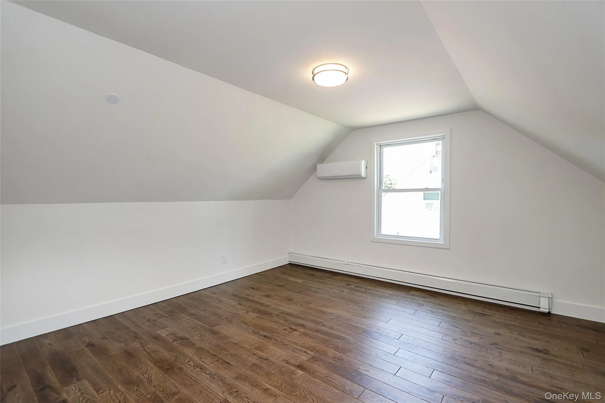 12 Garland, North Hempstead, NY, 4 Bedrooms Bedrooms, 6 Rooms Rooms,2 BathroomsBathrooms,Residential,For Rent,Garland,0,1039645 12 Garland, North Hempstead, NY, 4 Bedrooms Bedrooms, 6 Rooms Rooms,2 BathroomsBathrooms,Residential,For Rent,Garland,0,1039645