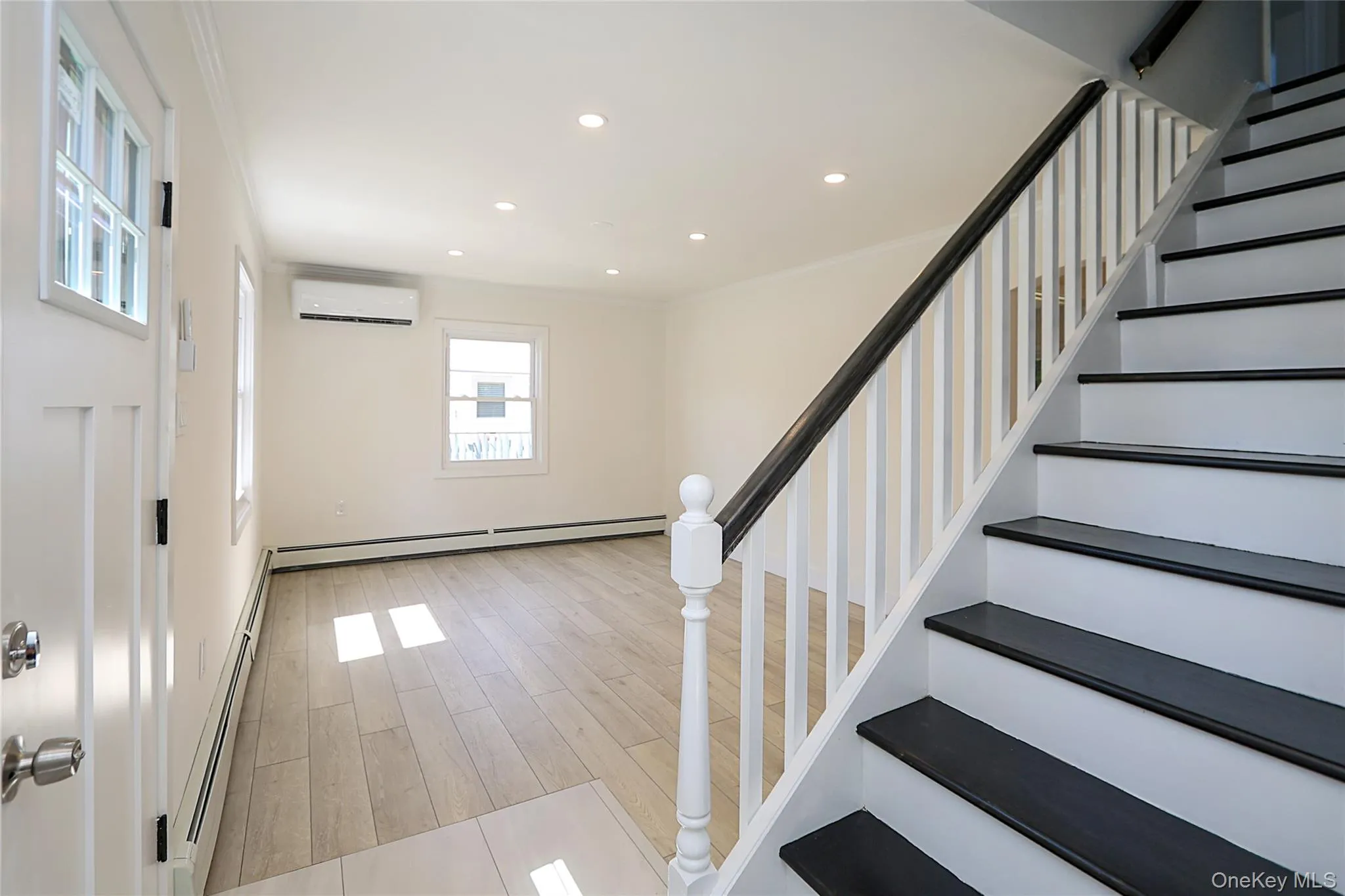 12 Garland, North Hempstead, NY, 4 Bedrooms Bedrooms, 6 Rooms Rooms,2 BathroomsBathrooms,Residential,For Rent,Garland,0,1039645 12 Garland, North Hempstead, NY, 4 Bedrooms Bedrooms, 6 Rooms Rooms,2 BathroomsBathrooms,Residential,For Rent,Garland,0,1039645