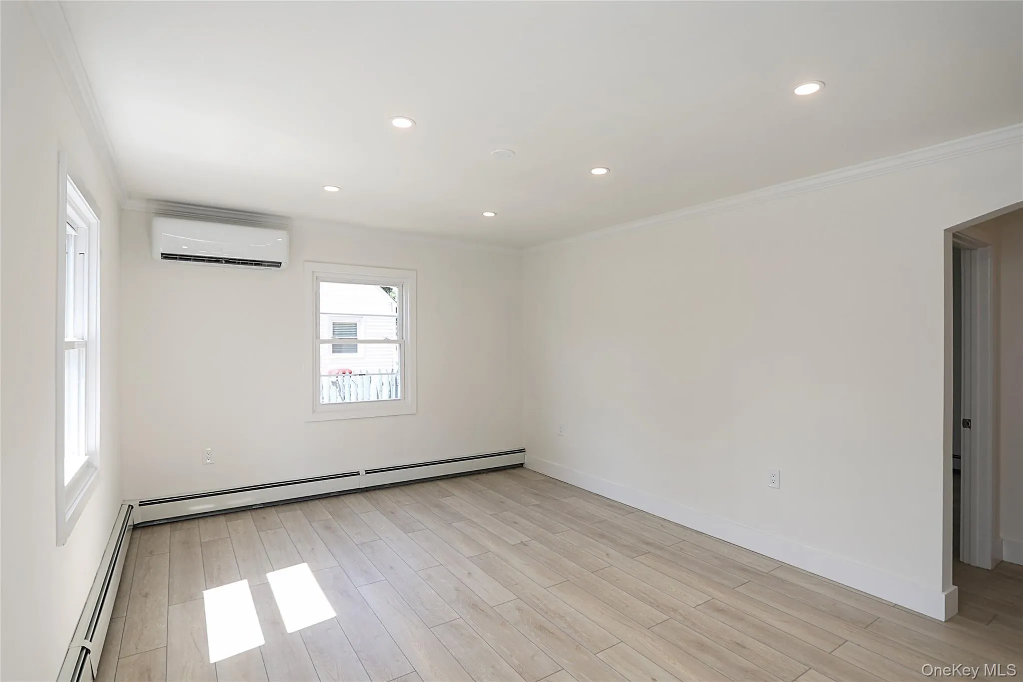 12 Garland, North Hempstead, NY, 4 Bedrooms Bedrooms, 6 Rooms Rooms,2 BathroomsBathrooms,Residential,For Rent,Garland,0,1039645 12 Garland, North Hempstead, NY, 4 Bedrooms Bedrooms, 6 Rooms Rooms,2 BathroomsBathrooms,Residential,For Rent,Garland,0,1039645
