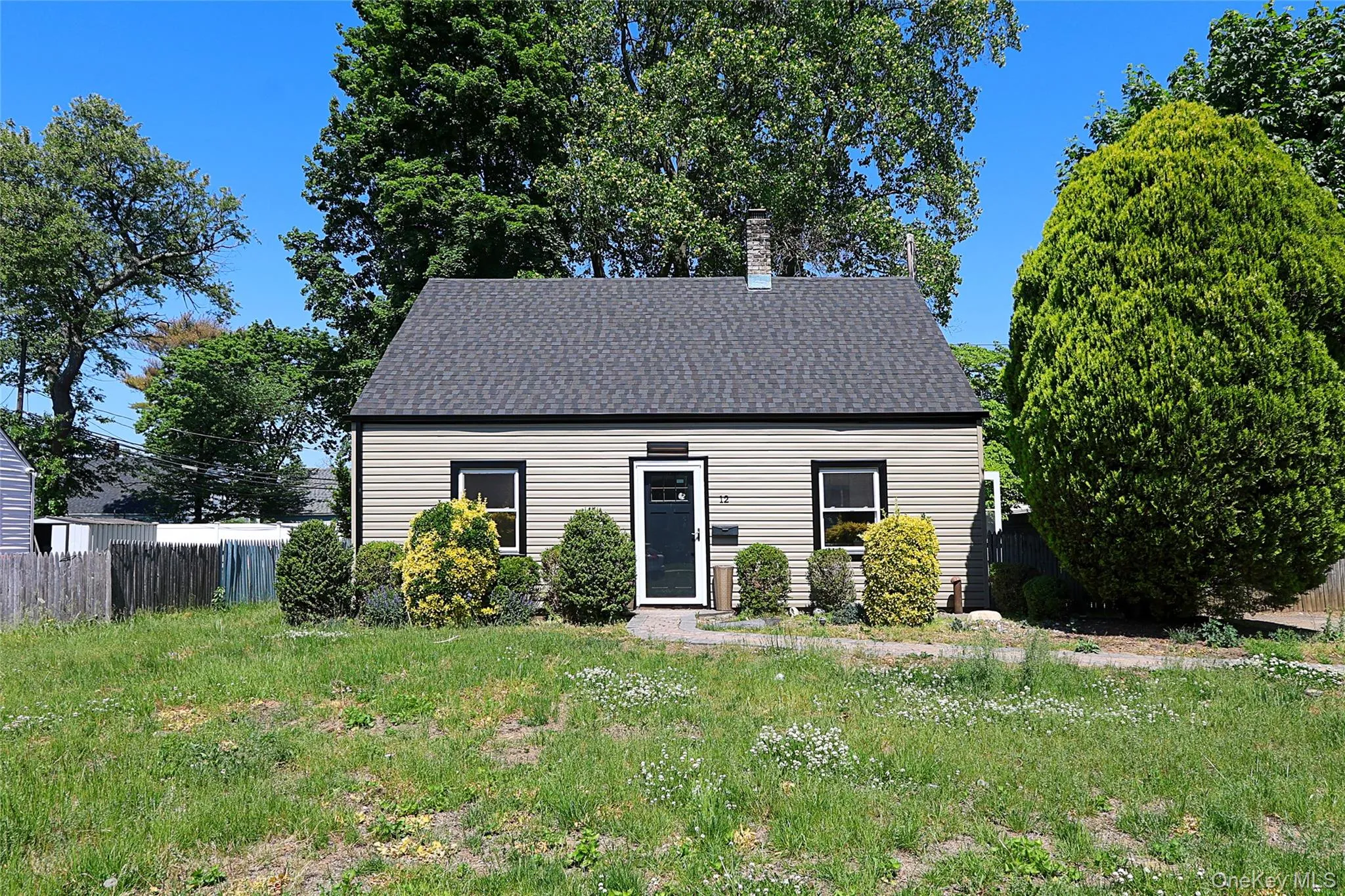 12 Garland, North Hempstead, NY, 4 Bedrooms Bedrooms, 6 Rooms Rooms,2 BathroomsBathrooms,Residential,For Rent,Garland,0,1039645 12 Garland, North Hempstead, NY, 4 Bedrooms Bedrooms, 6 Rooms Rooms,2 BathroomsBathrooms,Residential,For Rent,Garland,0,1039645