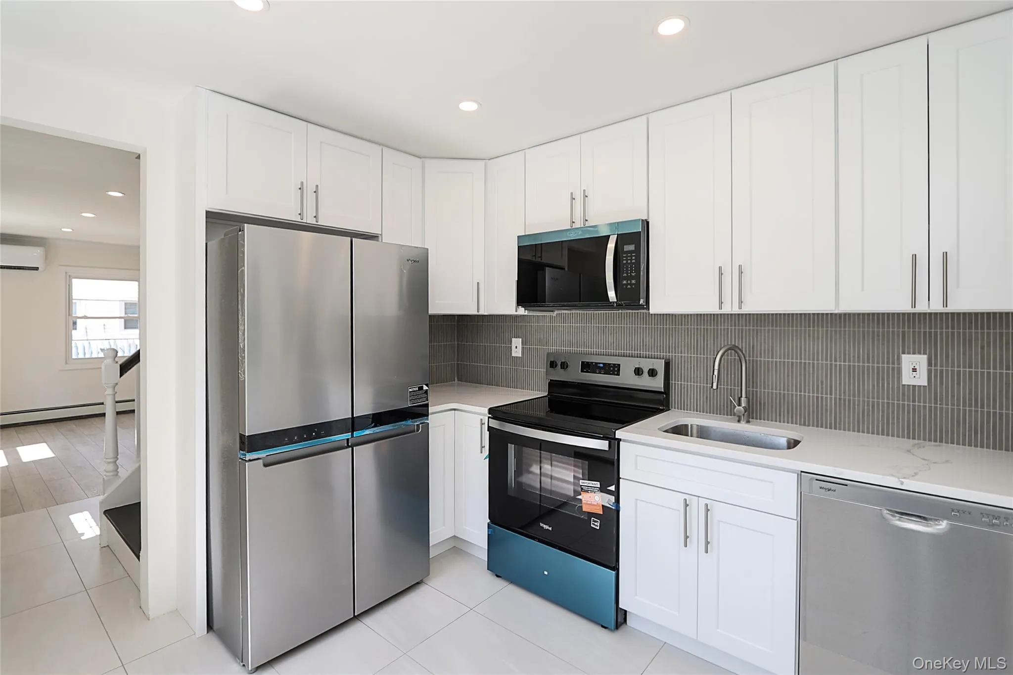 12 Garland, North Hempstead, NY, 4 Bedrooms Bedrooms, 6 Rooms Rooms,2 BathroomsBathrooms,Residential,For Rent,Garland,0,1039645 12 Garland, North Hempstead, NY, 4 Bedrooms Bedrooms, 6 Rooms Rooms,2 BathroomsBathrooms,Residential,For Rent,Garland,0,1039645