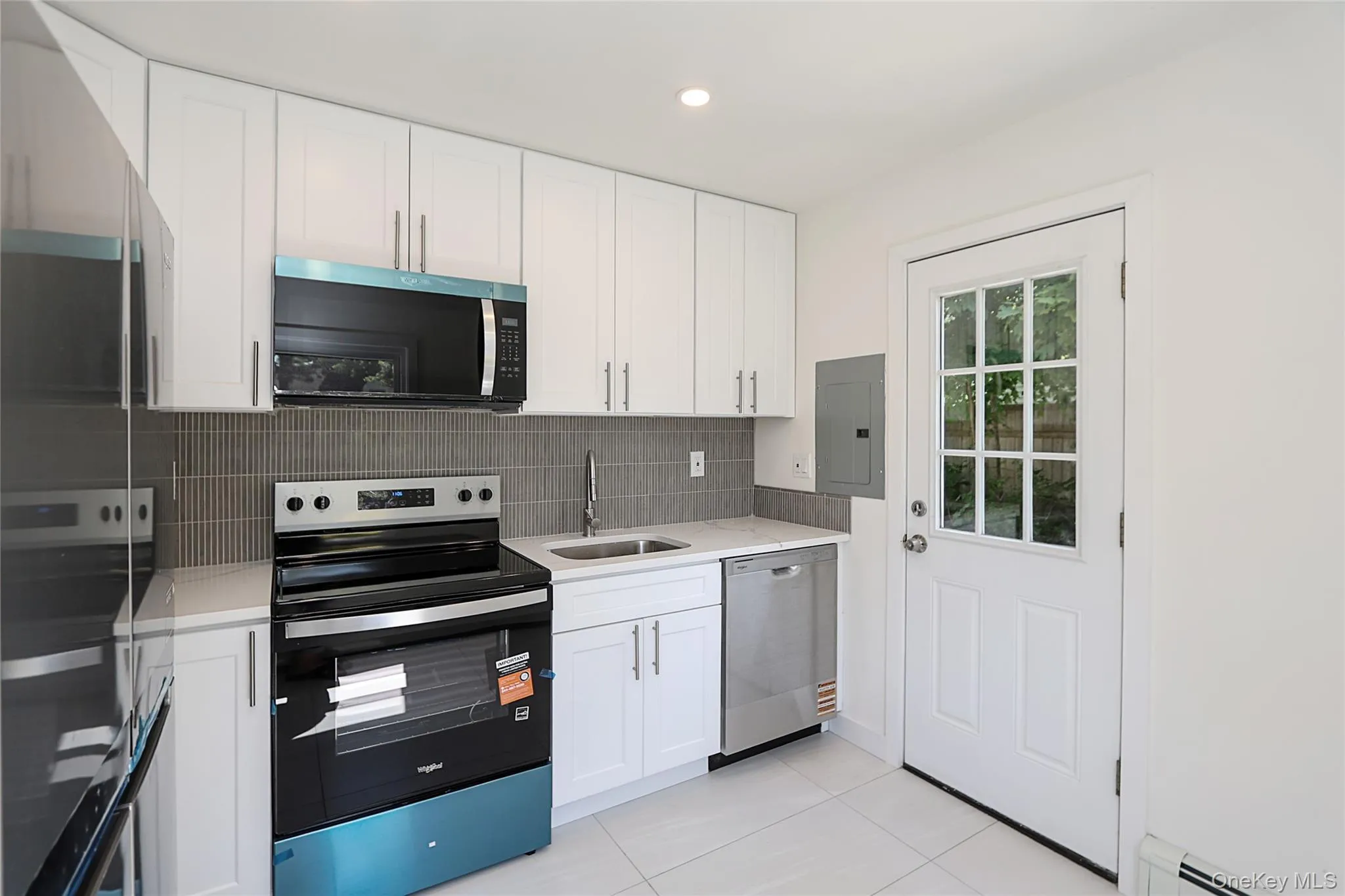 12 Garland, North Hempstead, NY, 4 Bedrooms Bedrooms, 6 Rooms Rooms,2 BathroomsBathrooms,Residential,For Rent,Garland,0,1039645 12 Garland, North Hempstead, NY, 4 Bedrooms Bedrooms, 6 Rooms Rooms,2 BathroomsBathrooms,Residential,For Rent,Garland,0,1039645