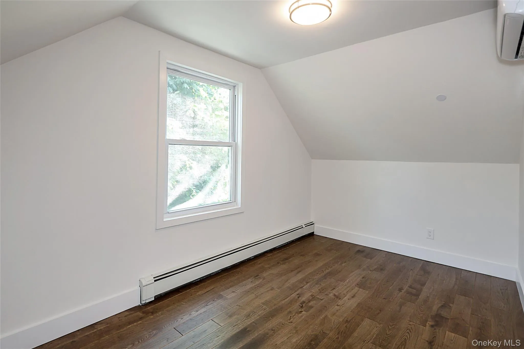 12 Garland, North Hempstead, NY, 4 Bedrooms Bedrooms, 6 Rooms Rooms,2 BathroomsBathrooms,Residential,For Rent,Garland,0,1039645 12 Garland, North Hempstead, NY, 4 Bedrooms Bedrooms, 6 Rooms Rooms,2 BathroomsBathrooms,Residential,For Rent,Garland,0,1039645