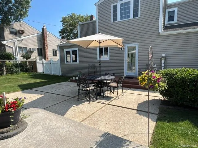 32 Columbine Lane, Smithtown, NY, 4 Bedrooms Bedrooms, 9 Rooms Rooms,2 BathroomsBathrooms,Residential,For Rent,Columbine,0,1039646 32 Columbine Lane, Smithtown, NY, 4 Bedrooms Bedrooms, 9 Rooms Rooms,2 BathroomsBathrooms,Residential,For Rent,Columbine,0,1039646