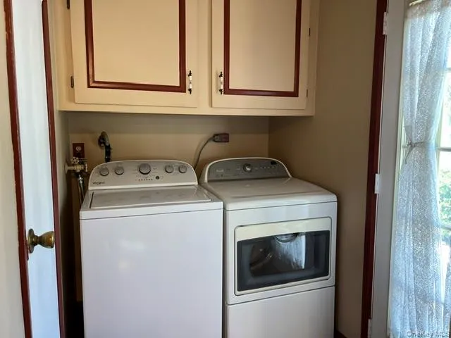 32 Columbine Lane, Smithtown, NY, 4 Bedrooms Bedrooms, 9 Rooms Rooms,2 BathroomsBathrooms,Residential,For Rent,Columbine,0,1039646 32 Columbine Lane, Smithtown, NY, 4 Bedrooms Bedrooms, 9 Rooms Rooms,2 BathroomsBathrooms,Residential,For Rent,Columbine,0,1039646