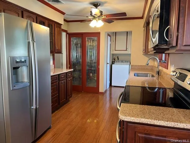 32 Columbine Lane, Smithtown, NY, 4 Bedrooms Bedrooms, 9 Rooms Rooms,2 BathroomsBathrooms,Residential,For Rent,Columbine,0,1039646 32 Columbine Lane, Smithtown, NY, 4 Bedrooms Bedrooms, 9 Rooms Rooms,2 BathroomsBathrooms,Residential,For Rent,Columbine,0,1039646