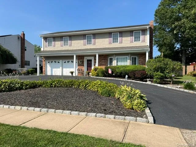 32 Columbine Lane, Smithtown, NY, 4 Bedrooms Bedrooms, 9 Rooms Rooms,2 BathroomsBathrooms,Residential,For Rent,Columbine,0,1039646 32 Columbine Lane, Smithtown, NY, 4 Bedrooms Bedrooms, 9 Rooms Rooms,2 BathroomsBathrooms,Residential,For Rent,Columbine,0,1039646