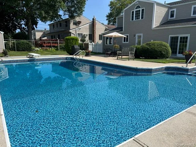 32 Columbine Lane, Smithtown, NY, 4 Bedrooms Bedrooms, 9 Rooms Rooms,2 BathroomsBathrooms,Residential,For Rent,Columbine,0,1039646 32 Columbine Lane, Smithtown, NY, 4 Bedrooms Bedrooms, 9 Rooms Rooms,2 BathroomsBathrooms,Residential,For Rent,Columbine,0,1039646
