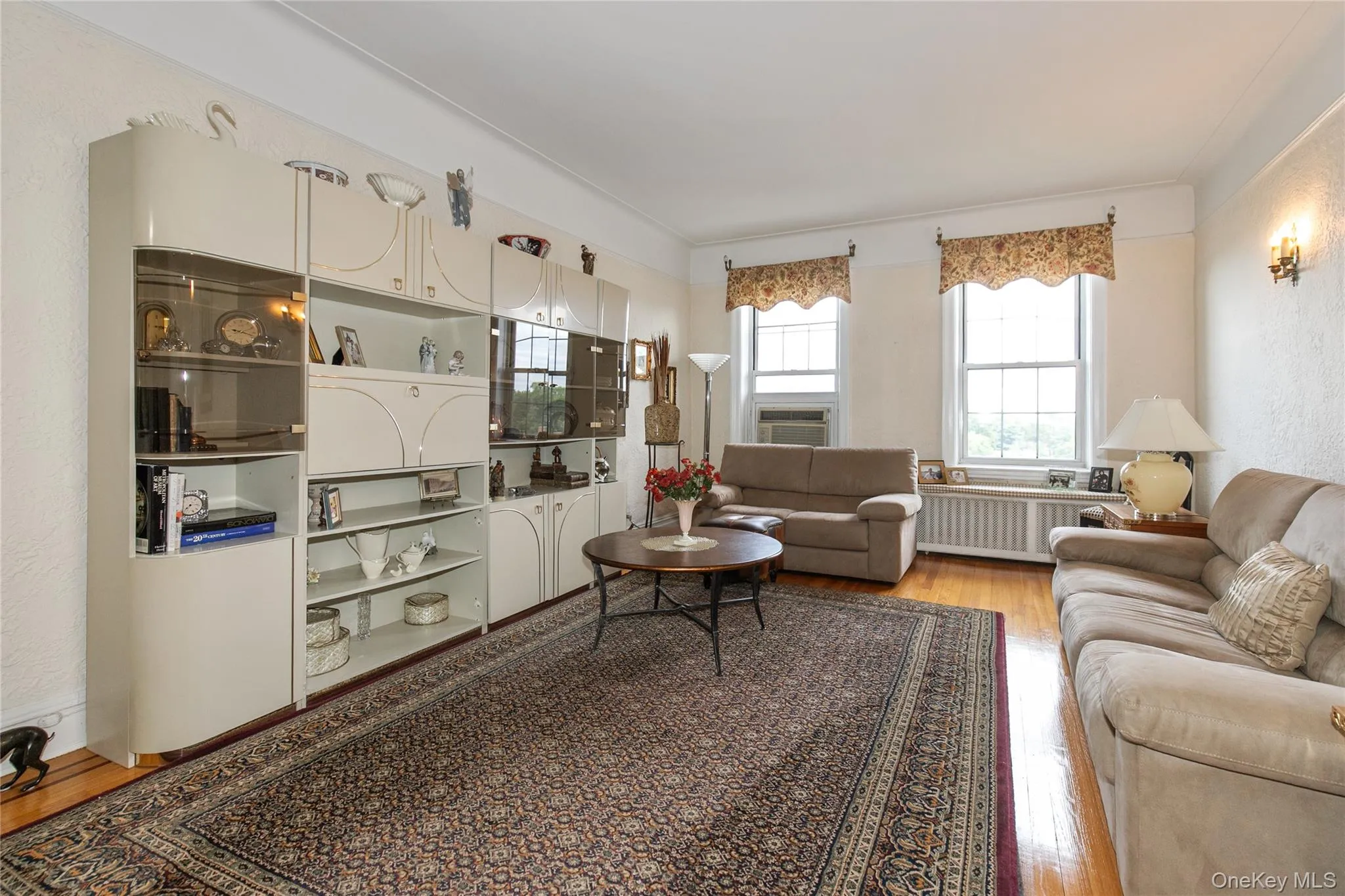 4 Maple Drive, North Hempstead, NY, 2 Bedrooms Bedrooms, 4 Rooms Rooms,1 BathroomBathrooms,Residential,For Rent,Maple,0,1039649 4 Maple Drive, North Hempstead, NY, 2 Bedrooms Bedrooms, 4 Rooms Rooms,1 BathroomBathrooms,Residential,For Rent,Maple,0,1039649