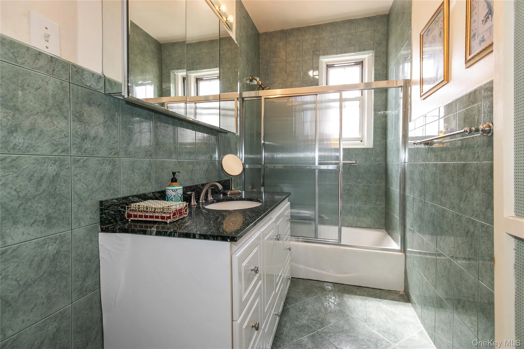 4 Maple Drive, North Hempstead, NY, 2 Bedrooms Bedrooms, 4 Rooms Rooms,1 BathroomBathrooms,Residential,For Rent,Maple,0,1039649 4 Maple Drive, North Hempstead, NY, 2 Bedrooms Bedrooms, 4 Rooms Rooms,1 BathroomBathrooms,Residential,For Rent,Maple,0,1039649
