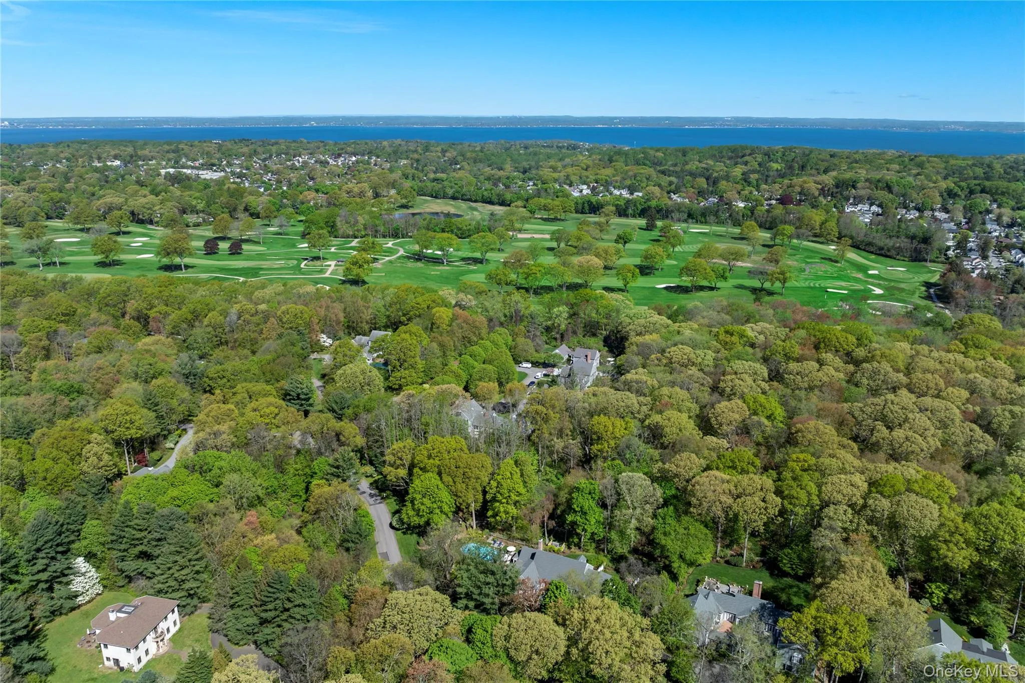 Drone view of Property close to Schools, Shopping and Golf Courses. Drone view of Property close to Schools, Shopping and Golf Courses.