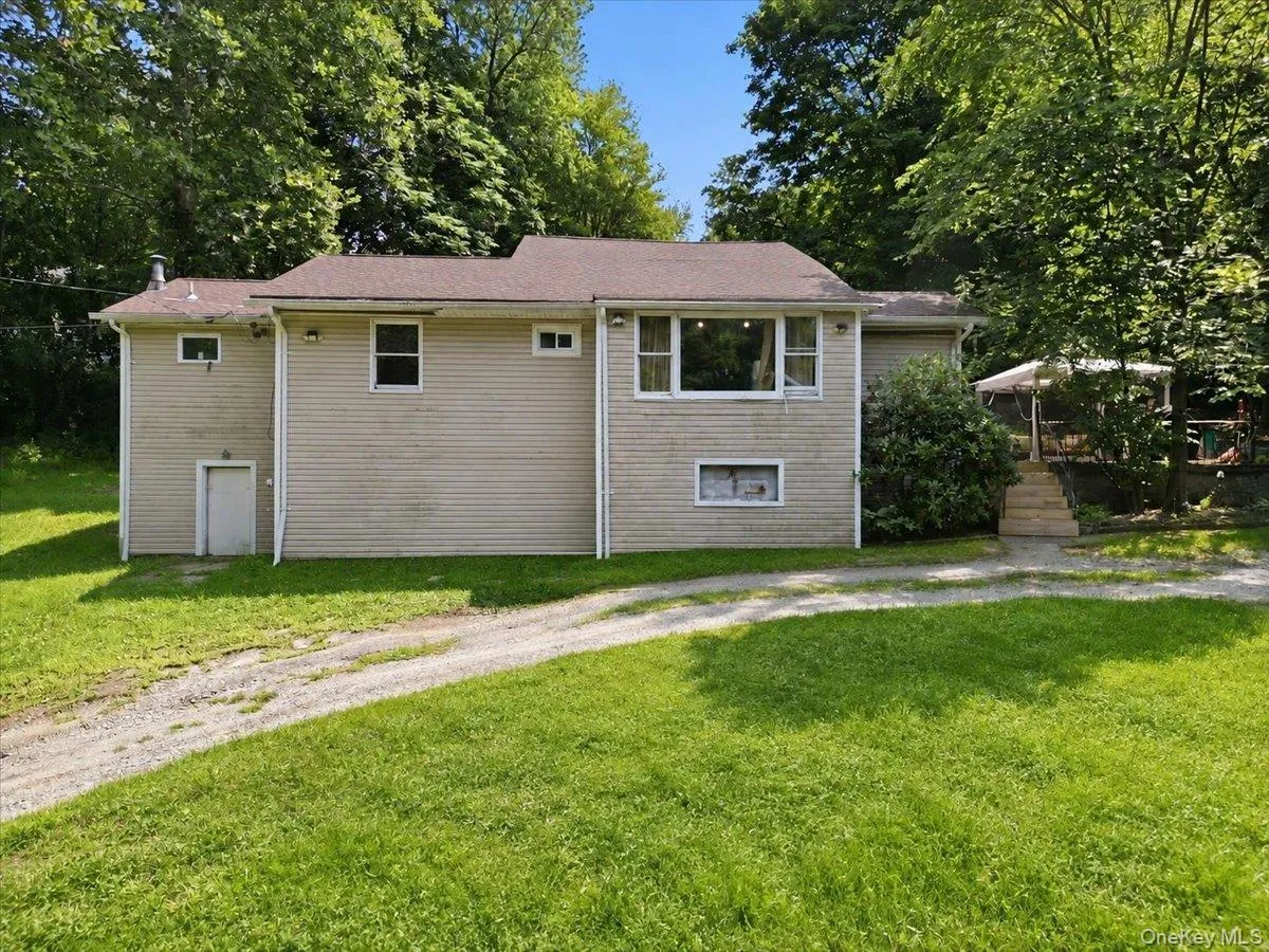 23 Sunrise Trail, Monroe, NY, 4 Bedrooms Bedrooms, 7 Rooms Rooms,3 BathroomsBathrooms,Residential,For Rent,Sunrise,0,1039653 23 Sunrise Trail, Monroe, NY, 4 Bedrooms Bedrooms, 7 Rooms Rooms,3 BathroomsBathrooms,Residential,For Rent,Sunrise,0,1039653