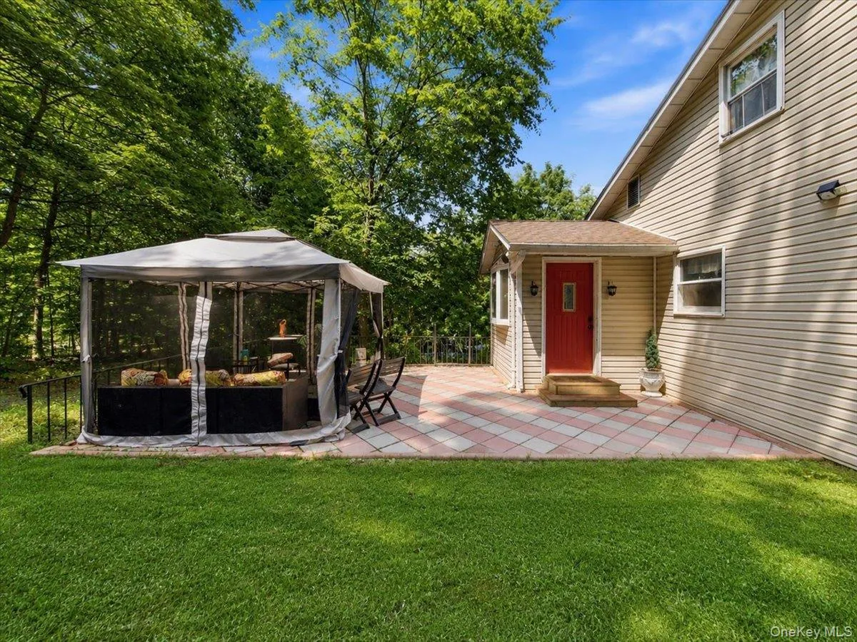 23 Sunrise Trail, Monroe, NY, 4 Bedrooms Bedrooms, 7 Rooms Rooms,3 BathroomsBathrooms,Residential,For Rent,Sunrise,0,1039653 23 Sunrise Trail, Monroe, NY, 4 Bedrooms Bedrooms, 7 Rooms Rooms,3 BathroomsBathrooms,Residential,For Rent,Sunrise,0,1039653