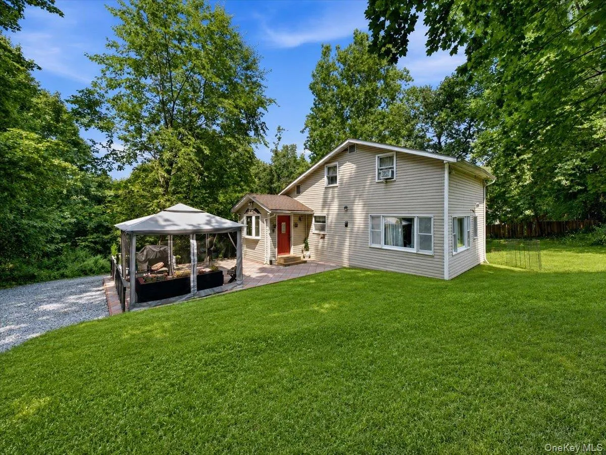 23 Sunrise Trail, Monroe, NY, 4 Bedrooms Bedrooms, 7 Rooms Rooms,3 BathroomsBathrooms,Residential,For Rent,Sunrise,0,1039653 23 Sunrise Trail, Monroe, NY, 4 Bedrooms Bedrooms, 7 Rooms Rooms,3 BathroomsBathrooms,Residential,For Rent,Sunrise,0,1039653
