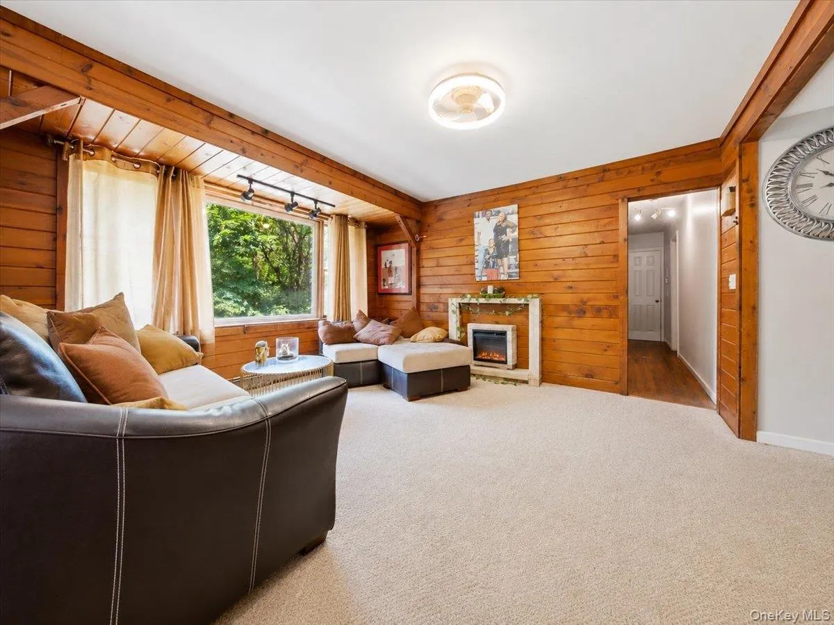 23 Sunrise Trail, Monroe, NY, 4 Bedrooms Bedrooms, 7 Rooms Rooms,3 BathroomsBathrooms,Residential,For Rent,Sunrise,0,1039653 23 Sunrise Trail, Monroe, NY, 4 Bedrooms Bedrooms, 7 Rooms Rooms,3 BathroomsBathrooms,Residential,For Rent,Sunrise,0,1039653