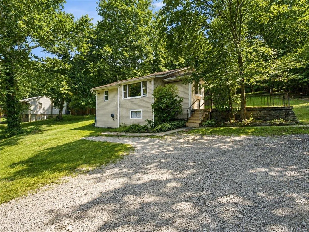 23 Sunrise Trail, Monroe, NY, 4 Bedrooms Bedrooms, 7 Rooms Rooms,3 BathroomsBathrooms,Residential,For Rent,Sunrise,0,1039653 23 Sunrise Trail, Monroe, NY, 4 Bedrooms Bedrooms, 7 Rooms Rooms,3 BathroomsBathrooms,Residential,For Rent,Sunrise,0,1039653