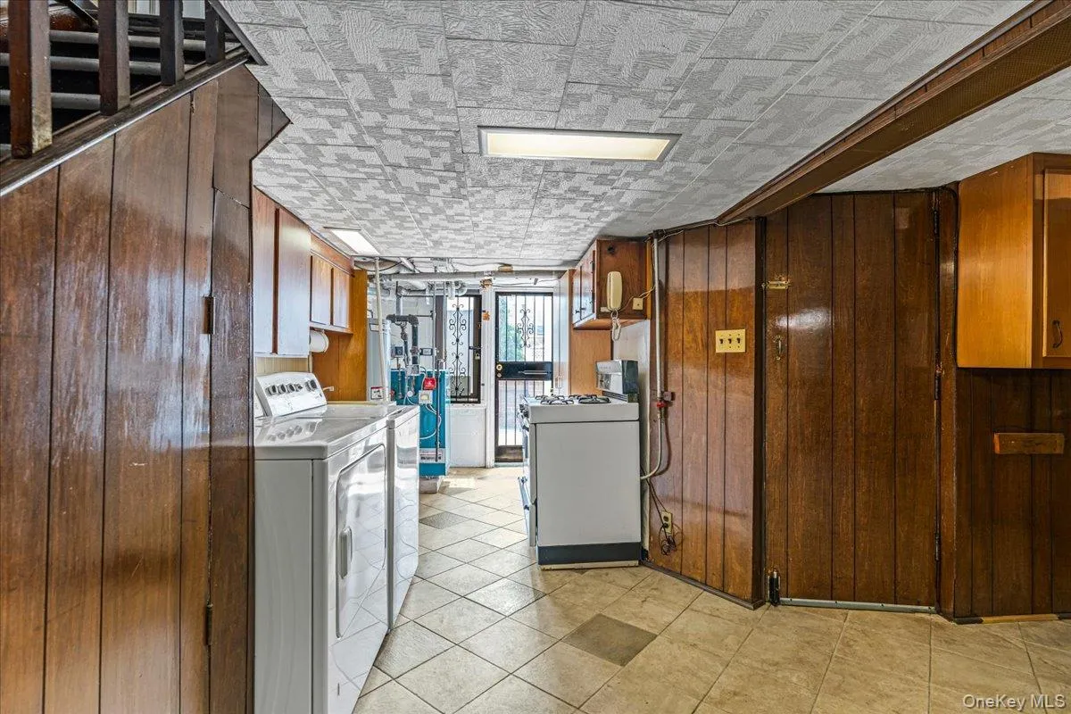 8288 61st Road, New York, NY, 2 Bedrooms Bedrooms, 9 Rooms Rooms,2 BathroomsBathrooms,Residential,For Rent,61st,0,1039660 8288 61st Road, New York, NY, 2 Bedrooms Bedrooms, 9 Rooms Rooms,2 BathroomsBathrooms,Residential,For Rent,61st,0,1039660