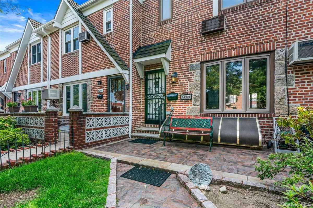 8288 61st Road, New York, NY, 2 Bedrooms Bedrooms, 9 Rooms Rooms,2 BathroomsBathrooms,Residential,For Rent,61st,0,1039660 8288 61st Road, New York, NY, 2 Bedrooms Bedrooms, 9 Rooms Rooms,2 BathroomsBathrooms,Residential,For Rent,61st,0,1039660