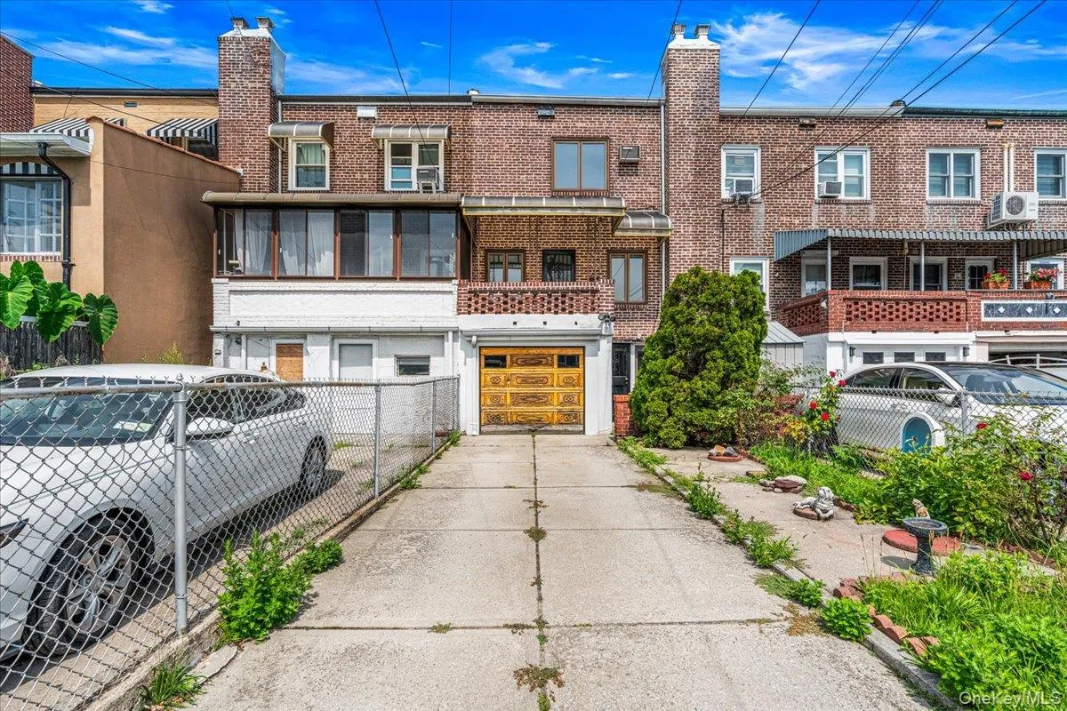 8288 61st Road, New York, NY, 2 Bedrooms Bedrooms, 9 Rooms Rooms,2 BathroomsBathrooms,Residential,For Rent,61st,0,1039660 8288 61st Road, New York, NY, 2 Bedrooms Bedrooms, 9 Rooms Rooms,2 BathroomsBathrooms,Residential,For Rent,61st,0,1039660