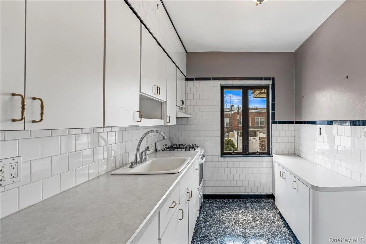 8288 61st Road, New York, NY, 2 Bedrooms Bedrooms, 9 Rooms Rooms,2 BathroomsBathrooms,Residential,For Rent,61st,0,1039660 8288 61st Road, New York, NY, 2 Bedrooms Bedrooms, 9 Rooms Rooms,2 BathroomsBathrooms,Residential,For Rent,61st,0,1039660